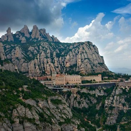 Piso En El Centro De Monistrol De Montserrat Luaran gambar